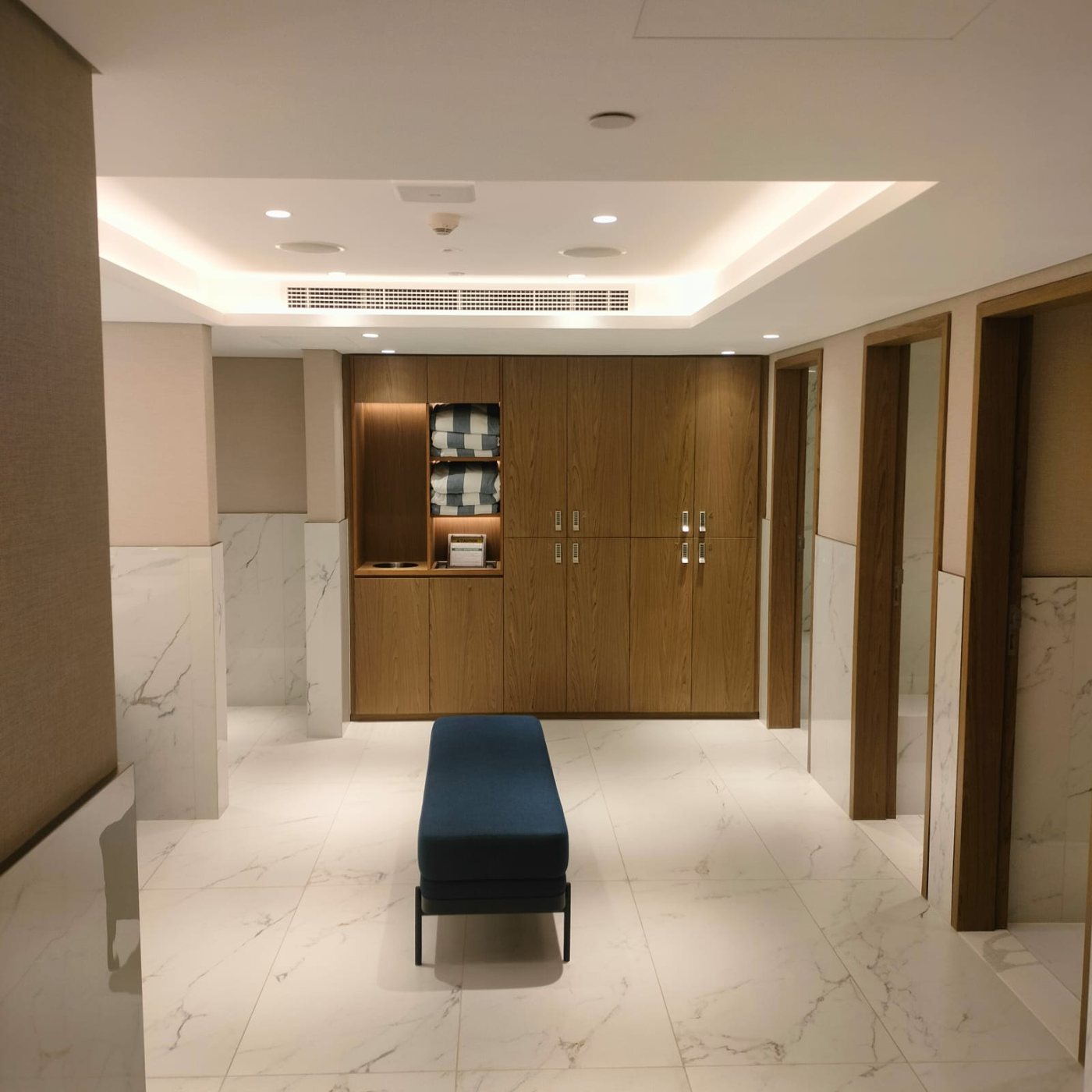 Pool Changing Room & Lobby project photo