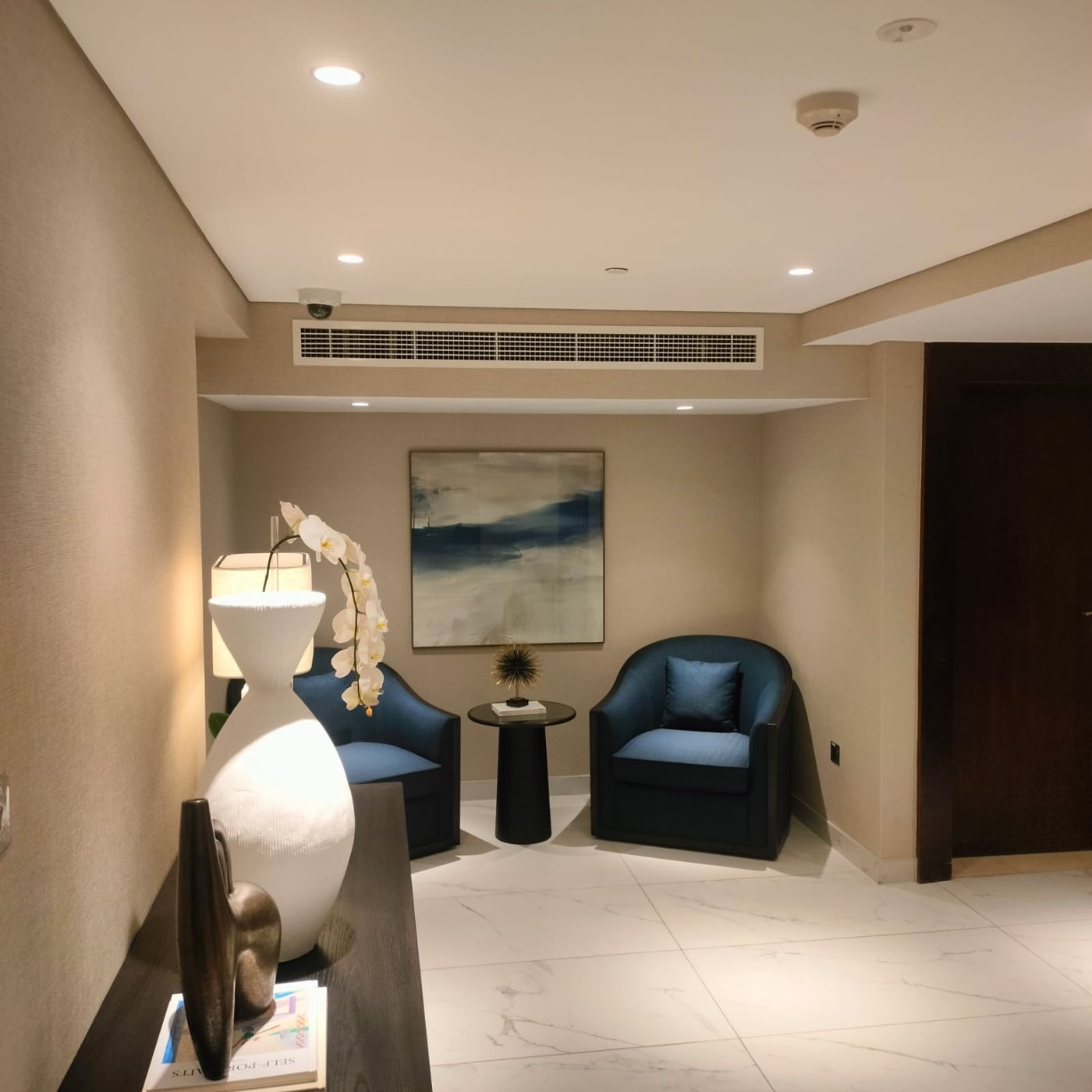 Pool Changing Room & Lobby project photo