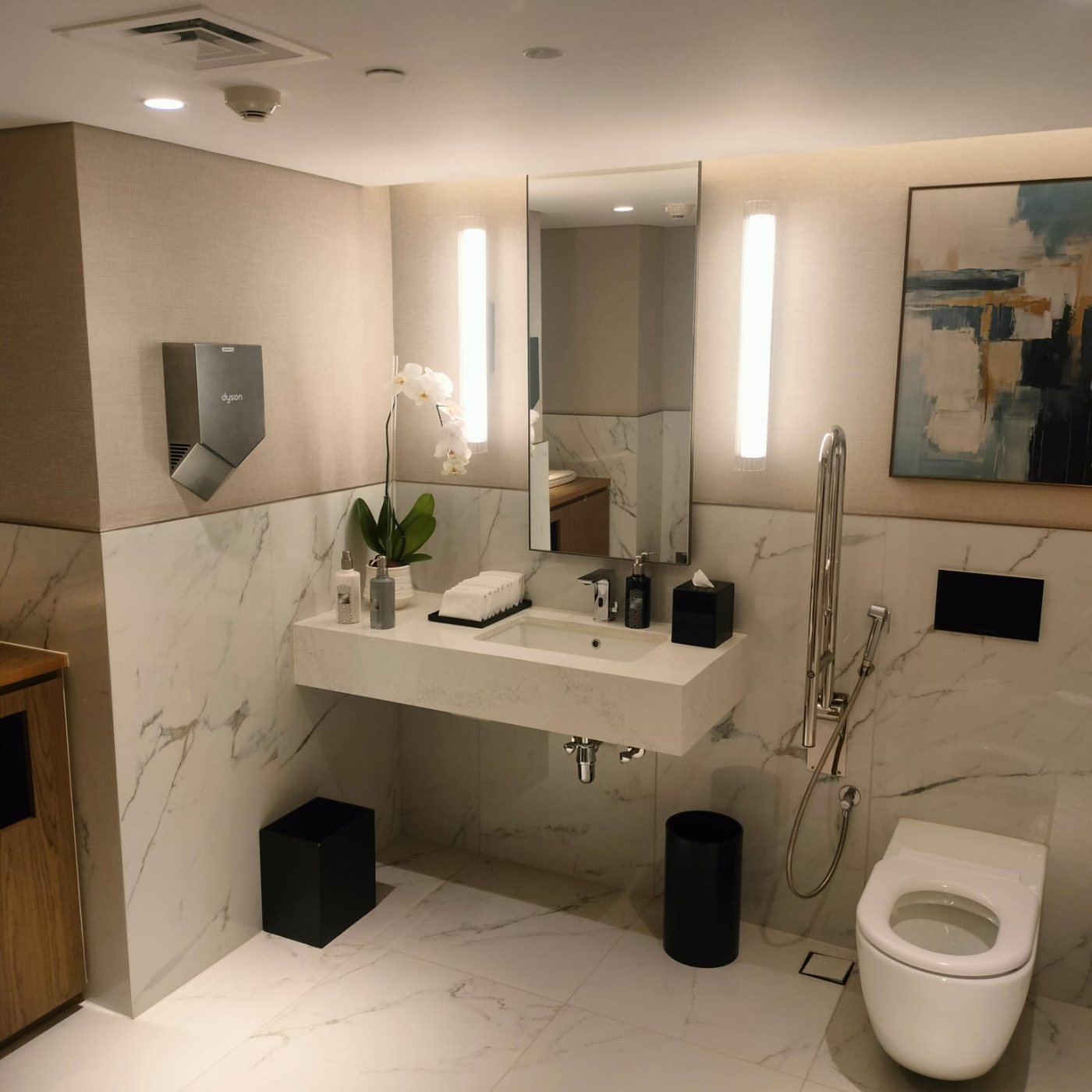 Pool Changing Room & Lobby project photo